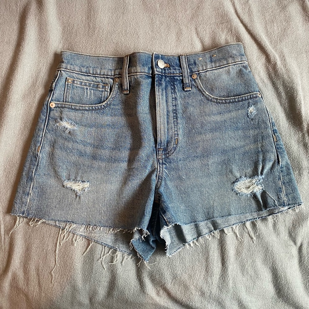 Madewell “The Perfect Jean Short” - Size 28 - Great condition